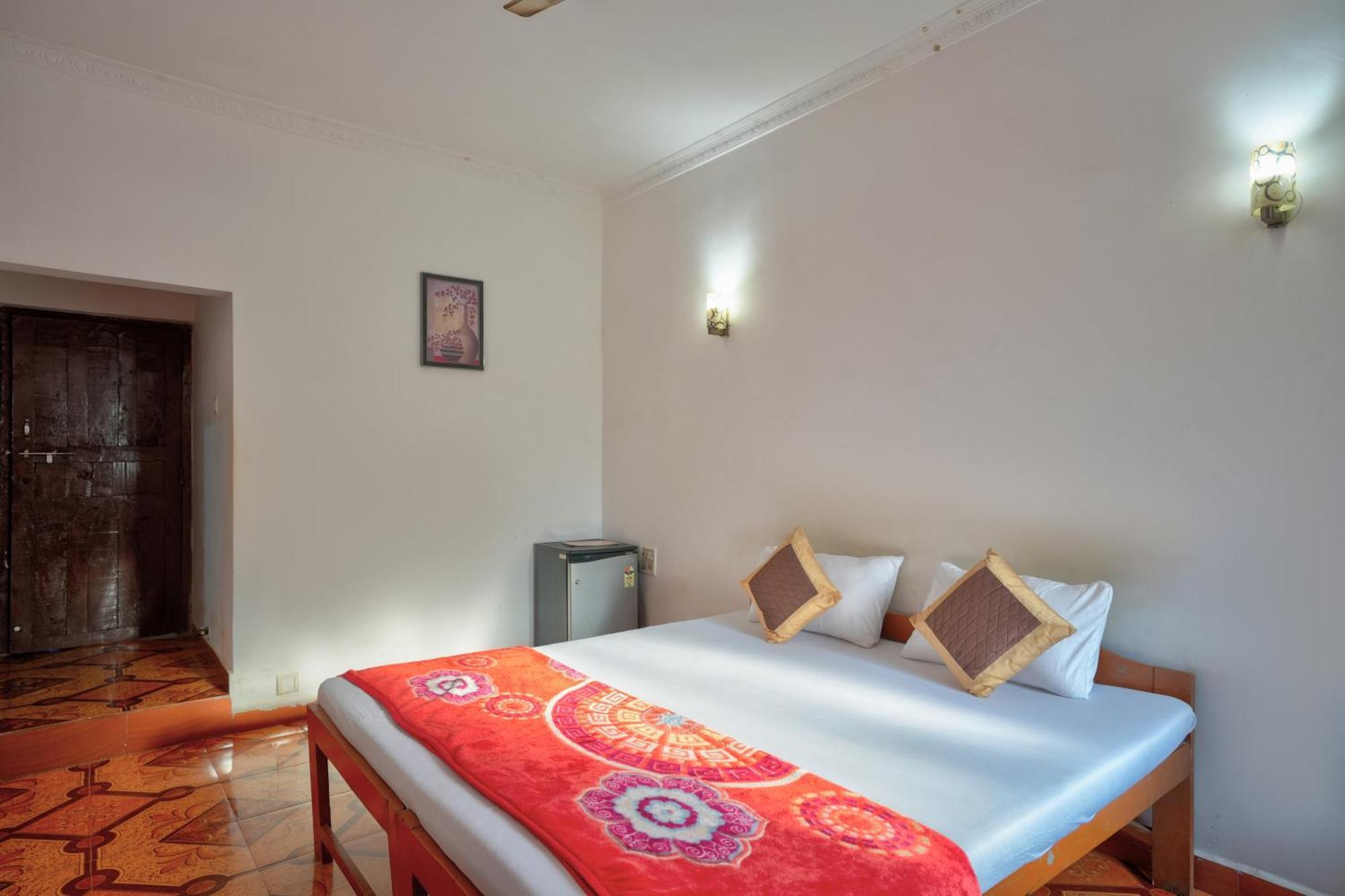 Om Sai Guest House Calangute Exterior photo